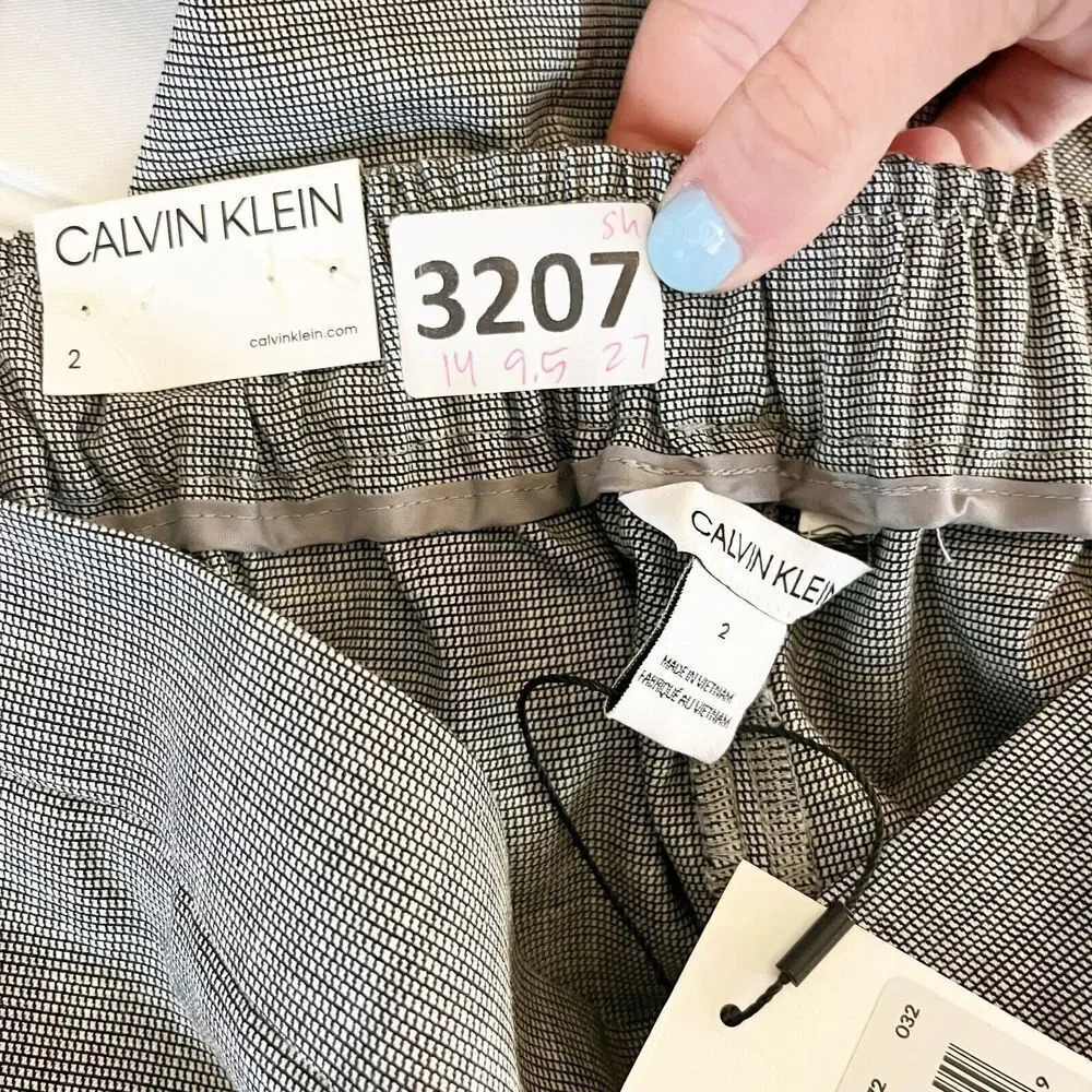 Calvin Klein Women B&W Gray Ankle Pants 2 Plaid Pleated Pull On Check Office NEW - Picture 2 of 14